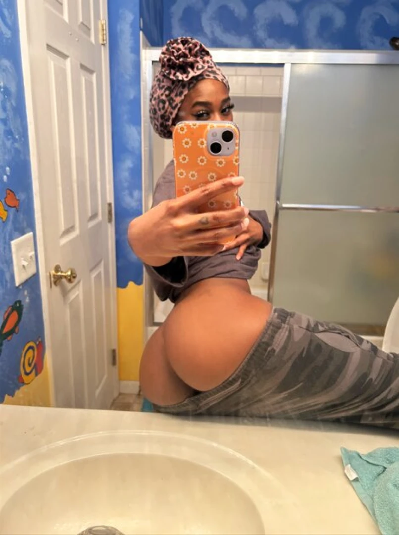 Can you smack this ass daddy 