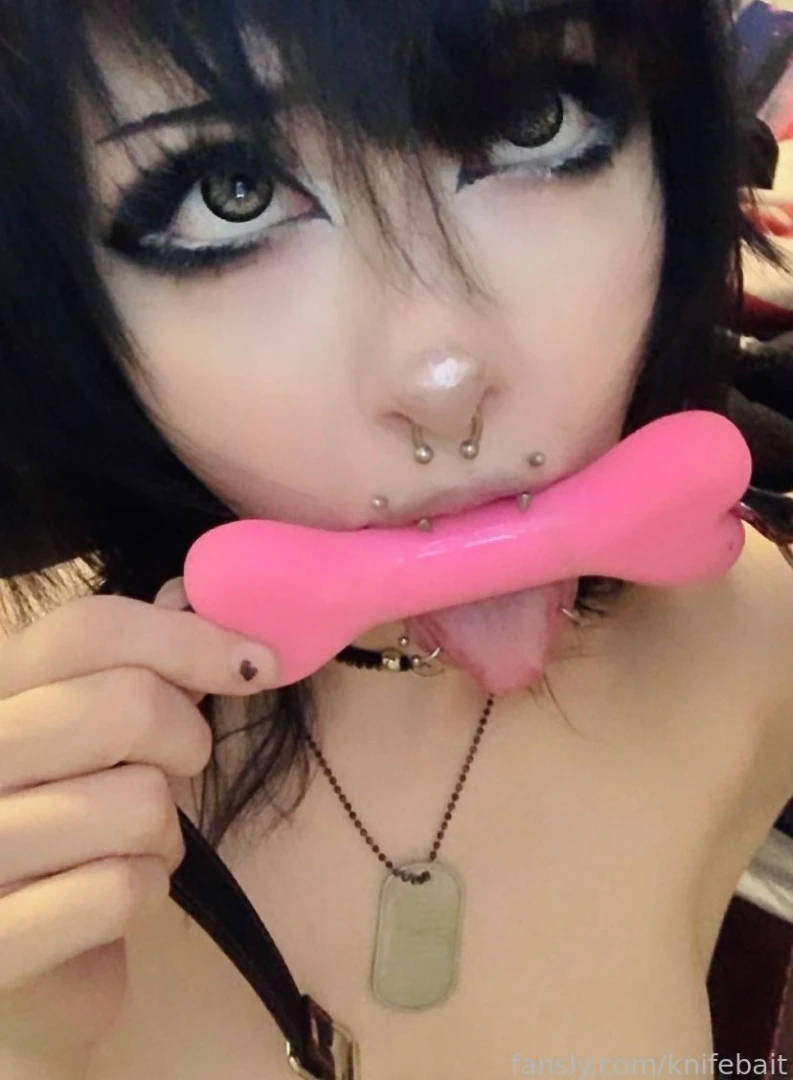 I m trainable to follow your orders but i need a reward new video post 