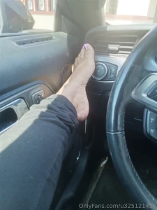 Feet pics for sale if interested hmu part 1