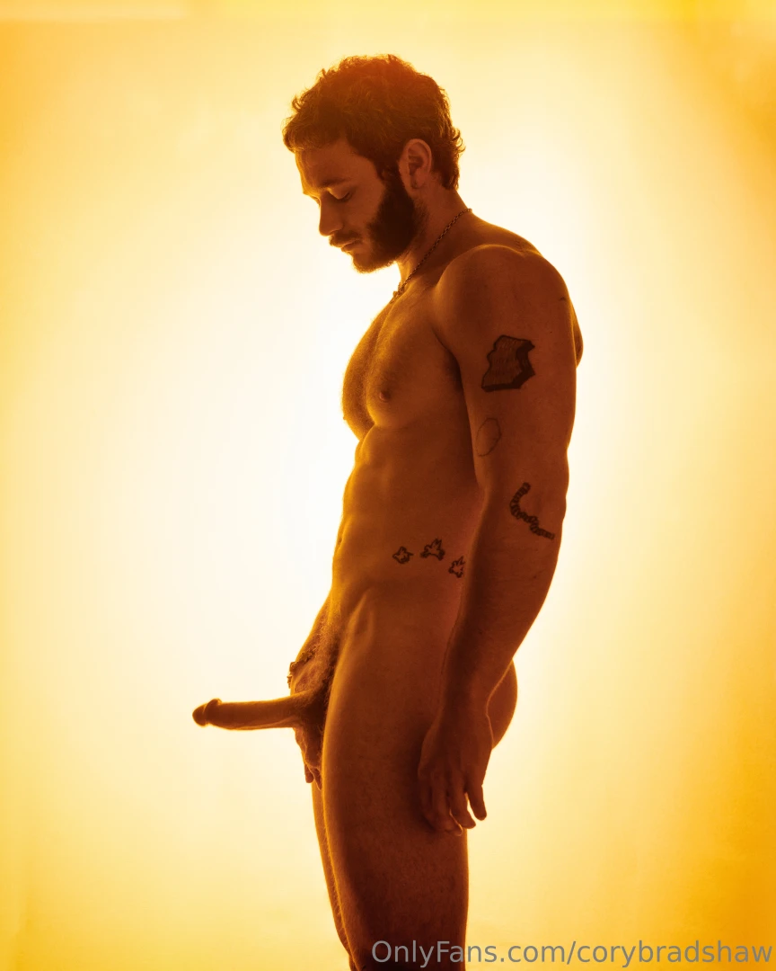 William callan makes my dick look so big in these pics i guess it s 