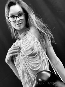 Such a sexy look thinking about trying to do my own hair i miss it so part 1