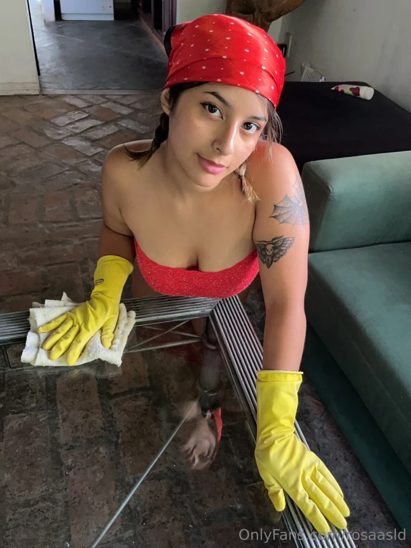 Un peu de menage avec moi part 3 