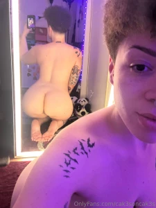 I need to clean this mirror jeeeezz