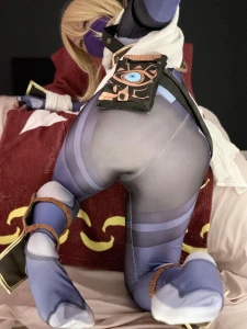 Spandex feet for the feet gods also a big butt d