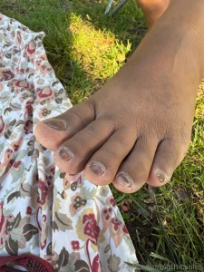 Now you know where i got it from moms toes