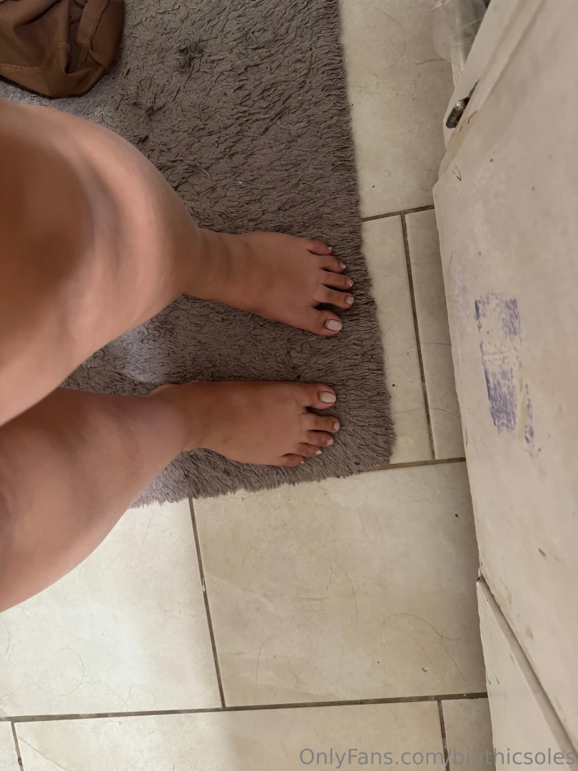 Get under and start licking 