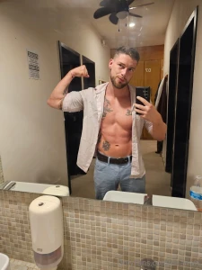 I can look good with clothes on too right