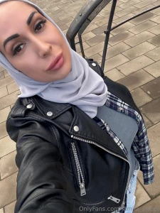 Sometimes i wake up feeling like the whole world is asking me to rush