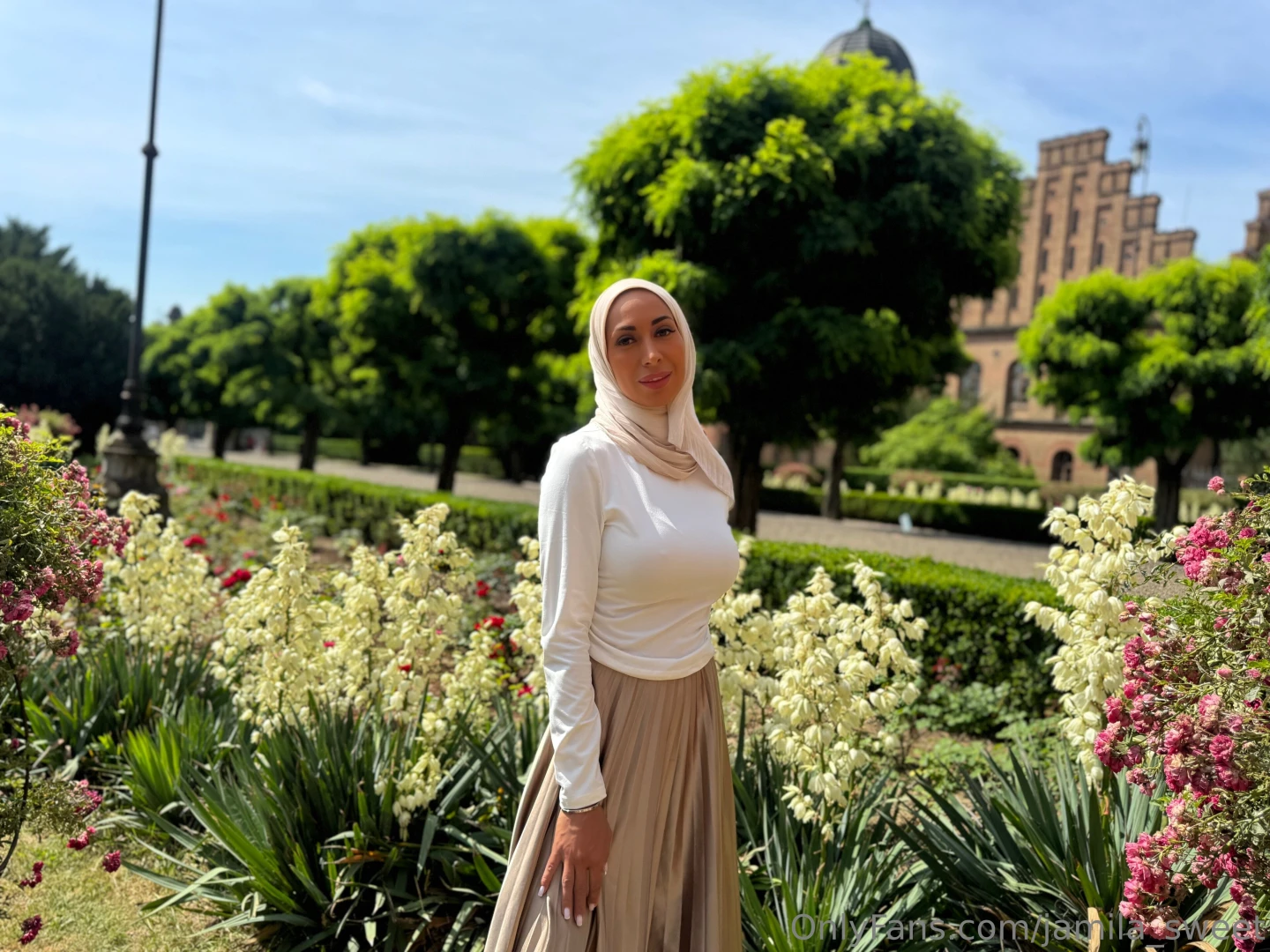 Walking along the avenue is my favorite pleasure there is something 