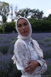 A man who believes in a fairy tale gets into it one day because he has