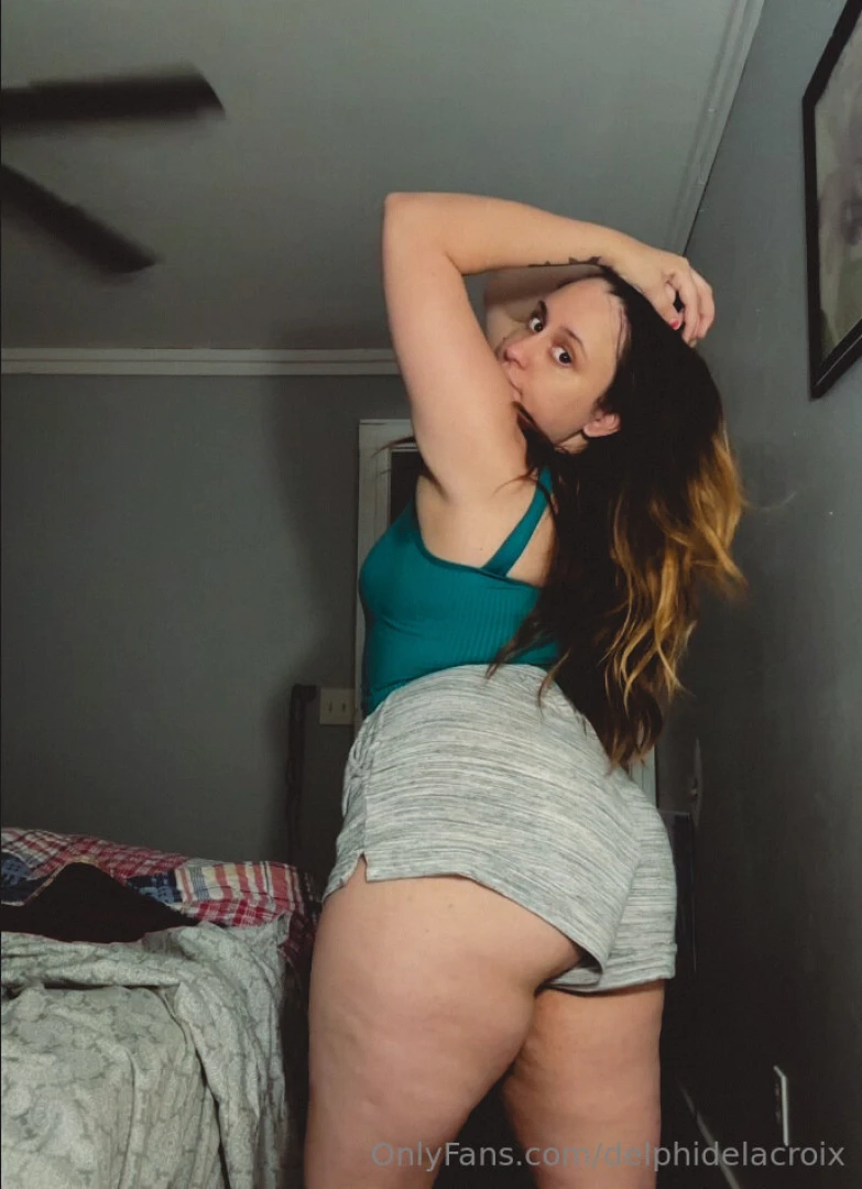 Where do yall wanna see selfies like this posted of me which social part 16 