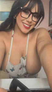 Estos teteritos estan para ti mi amor