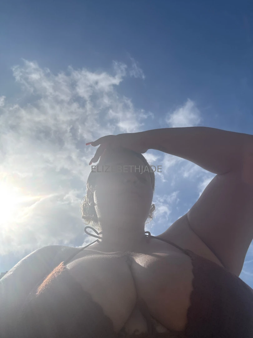 Dont worry baby ill block the sun for you 