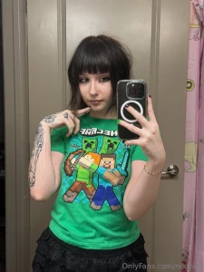 Who likes my minecraft shirt