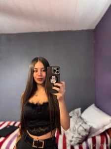 I want a cuckhold who buy all the thing i v in throne