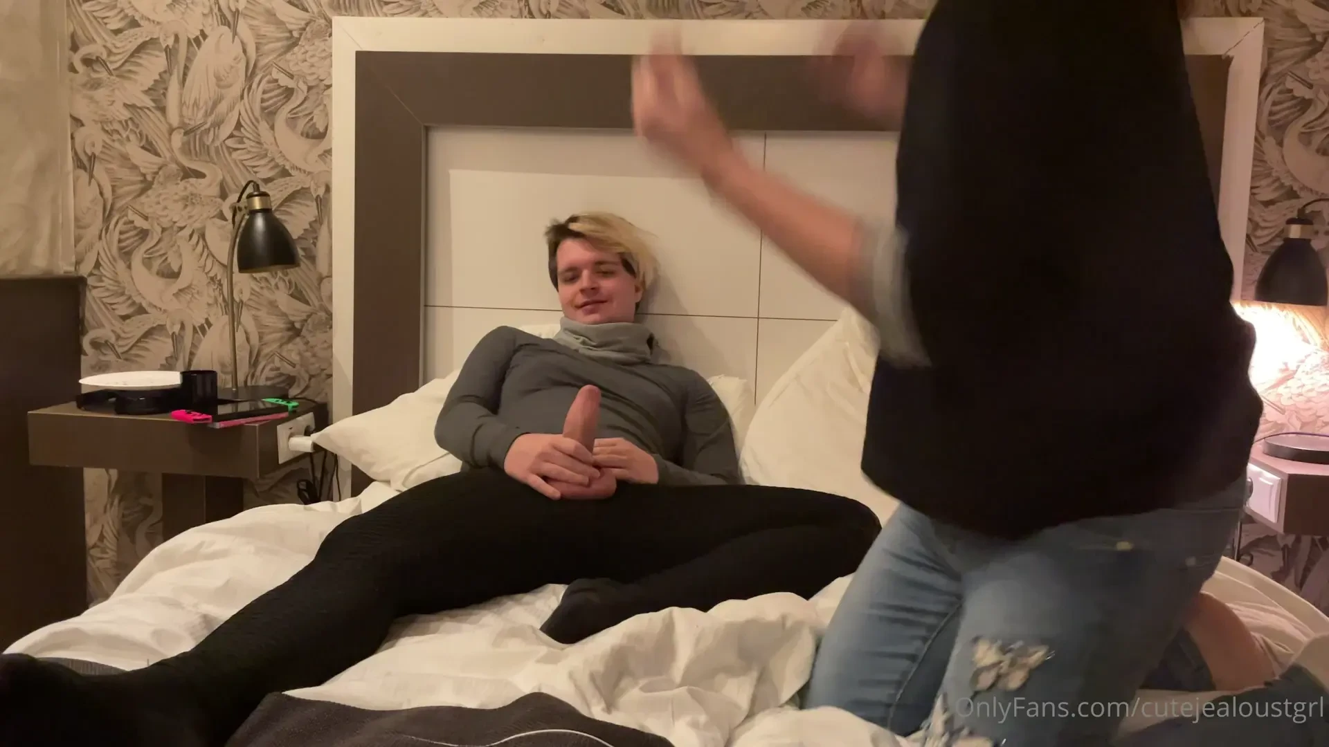 Repost of the second shoot i did with niaxoo was down due to paperwork 