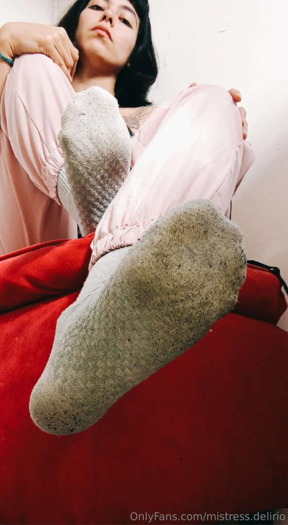 Do you want to see my beautiful goddess-like feet naked in your face part 3 