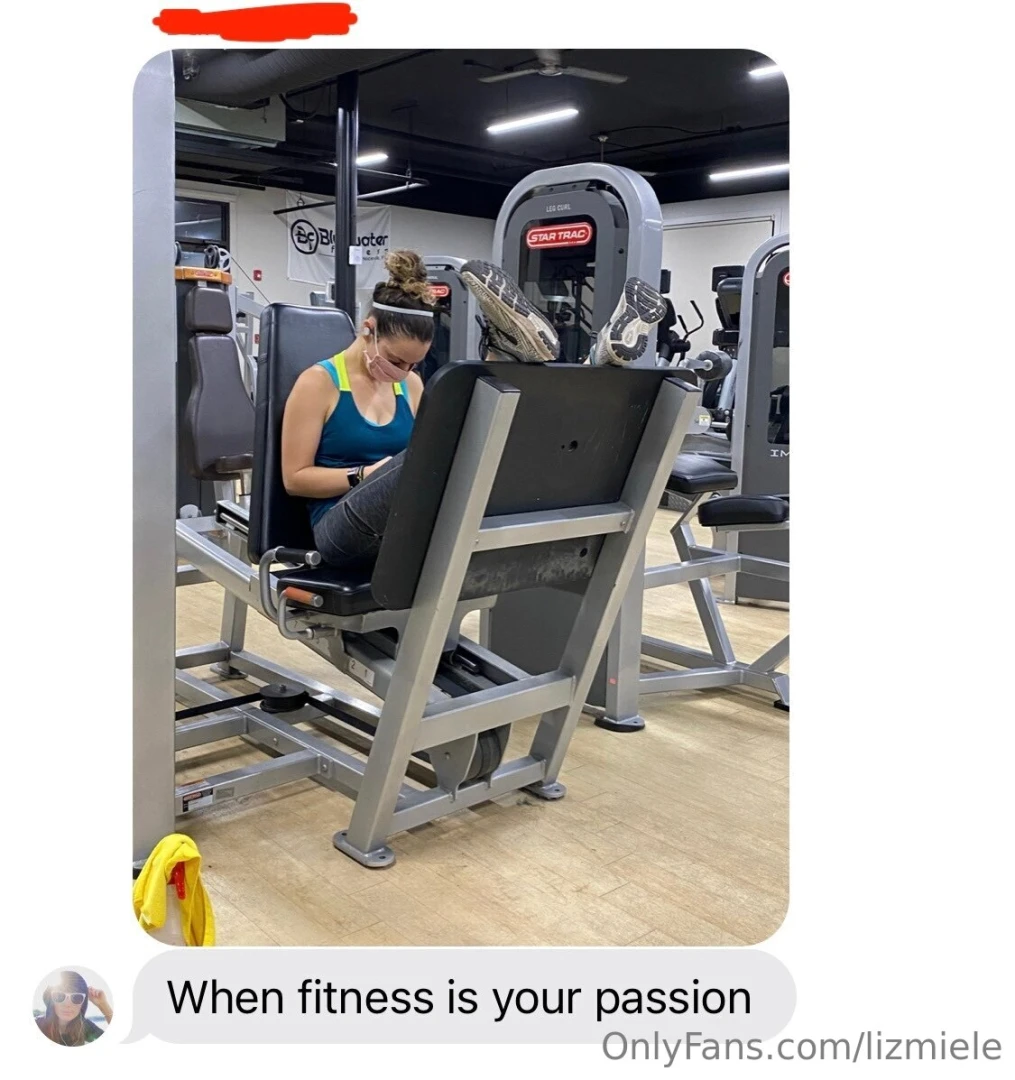 When your friend catches you doing more phone scrolling than weight 