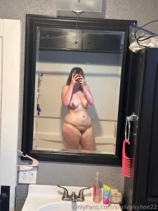 I do love me a bathroom mirror photo shoot part 1