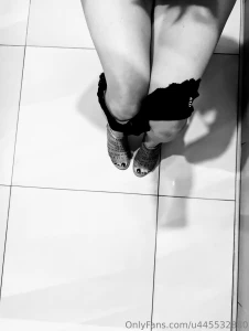 Listen your girl is a weirdo part 1