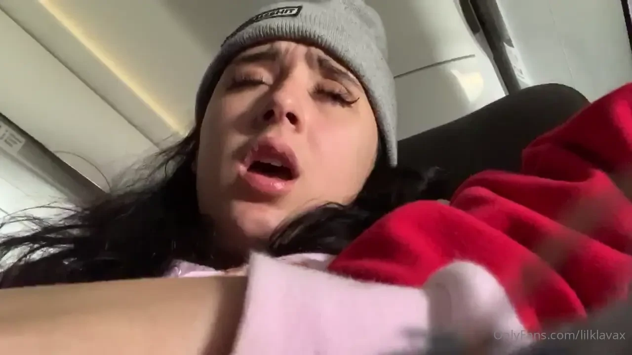 Got fingered by a stranger at the airplane 