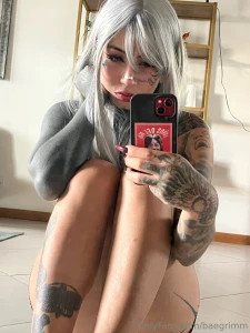 Going live soon dm me what you wanna see