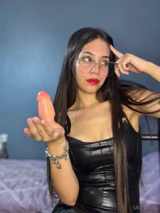 Tired of watching your disgusting dick and on top of that you think