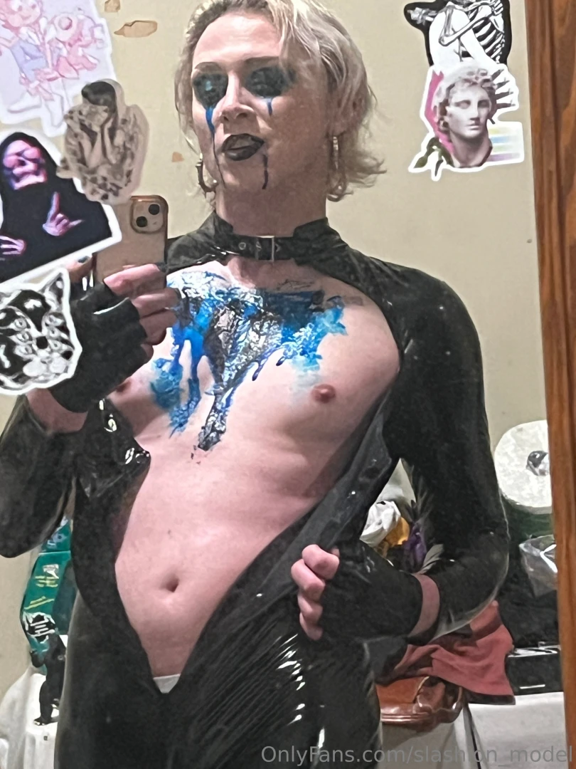 I have a new photoshoot coming soon but i just finished a fun artsy part 3 