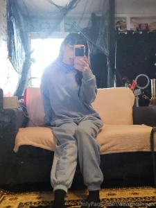 Swipe to take my clothes off p