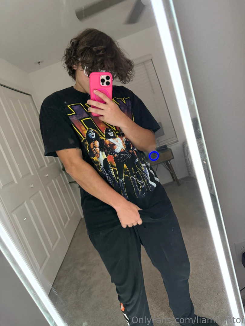 Dm me and let me surprise you how big it is 