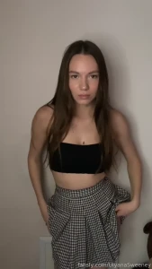 Explore every inch of me boobs footfetish custom pussy fairhaired ass