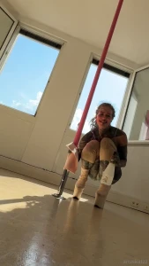 Hahahah this movement reminds you on wrong answerzz only in comments