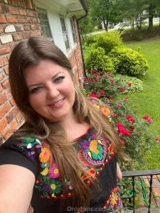 Want me to bend over and spread my ass for you baby wanna see me play