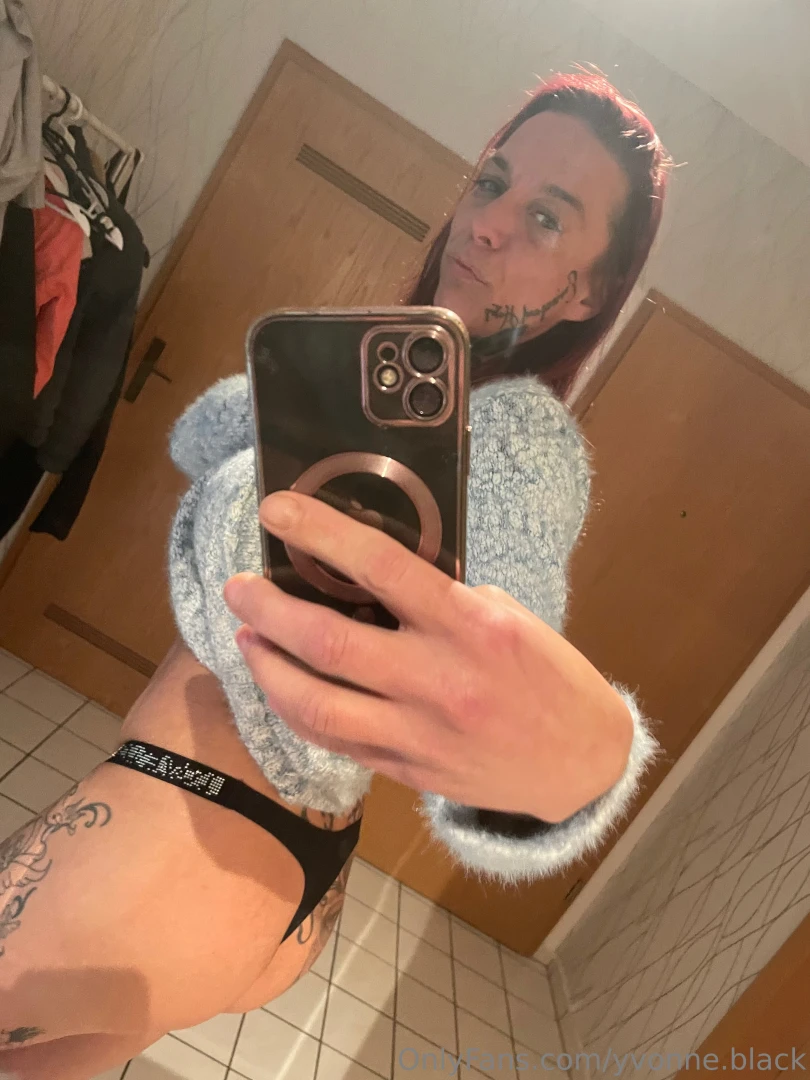 Outfit check i want to see you in my dm s now 