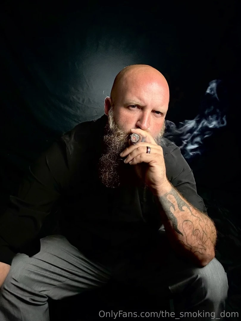 Watch me smoke and cum with me on this dark journey 