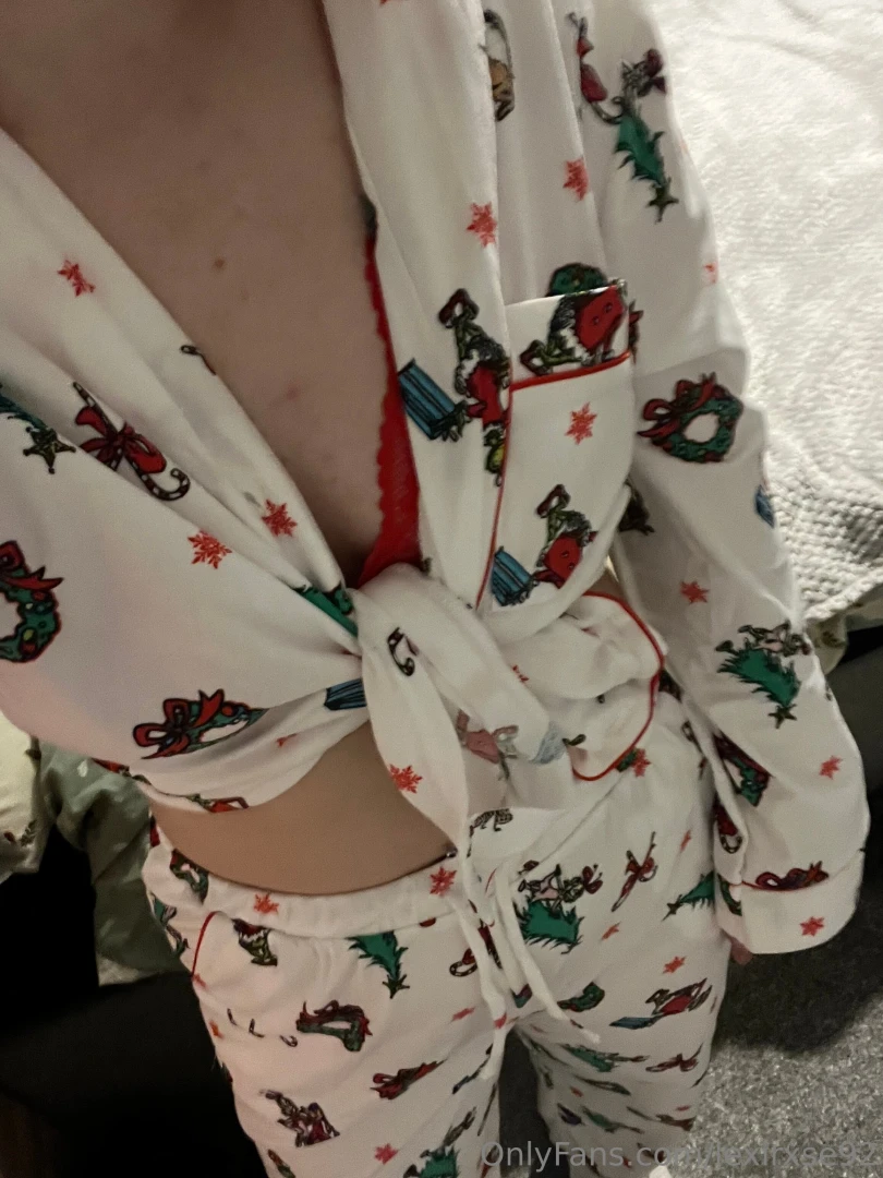 Still in my christmas pjs anyone wanna take them off part 1 