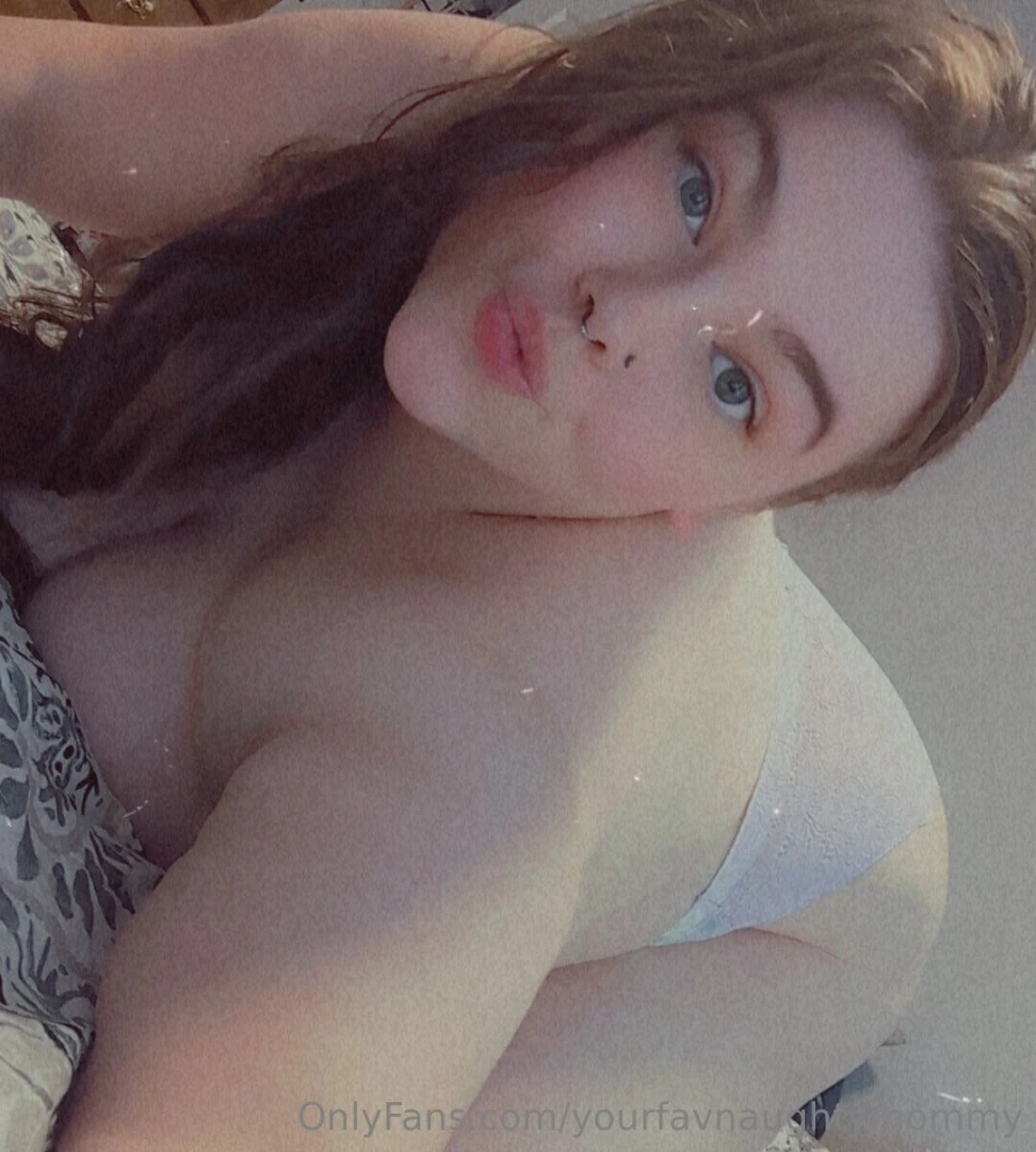 In the mood to stay in bed all day would you stay w me 