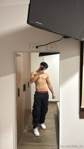 Con ropa te gusta pero ve a mi dm te tengo algo mucho mas caliente