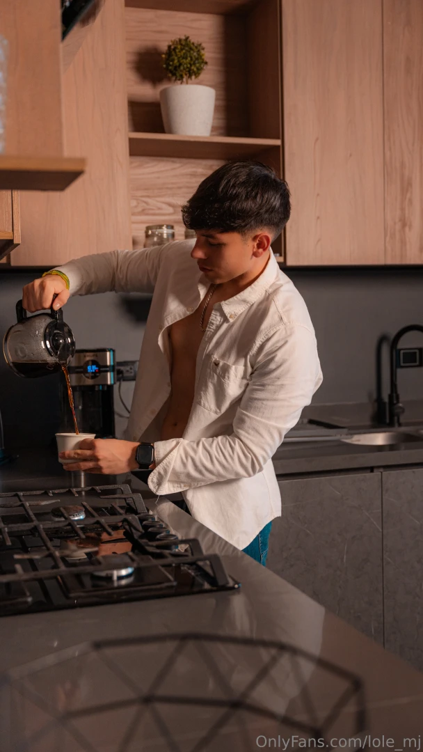 Se te antoja un cafecito o qu lo prefieres sin leche o con mi leche 