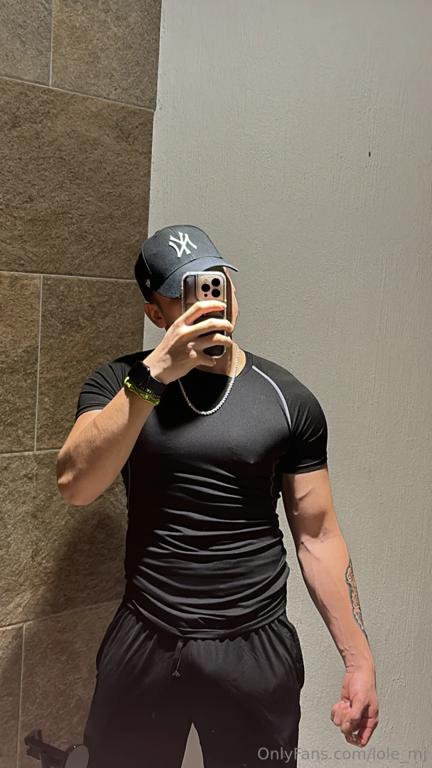 Me acompa as a la ducha despu s del gym 
