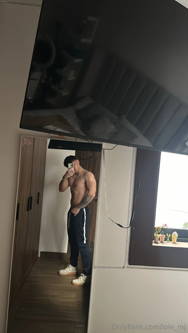 Cierro los ojos y me pierdo en el placer imaginando que est s aqu 