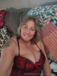 Feeling horny like me msg me part 90