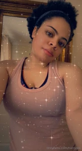 Y ou m ay h av e h is to ry wi th h er but yo u h av e c he m is t ry