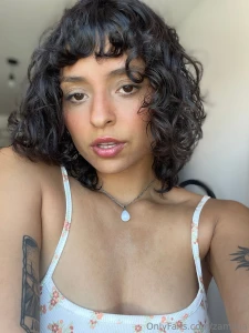 De la misma boca que me besaba