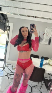 On set do you like rave girls