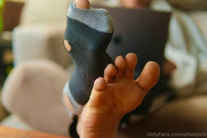 Lick my barefeet smell my holey socks part 2