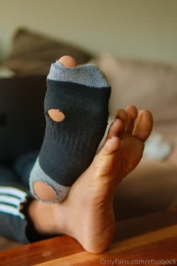 Lick my barefeet smell my holey socks