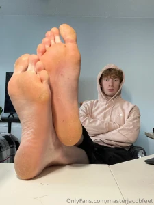 Lick my feet clean