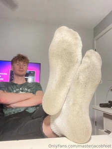 Been wearing these socks for a long ass time and they reek get down on part 1