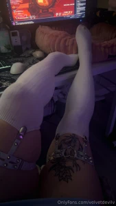 These thigh garters are so perfect i want to take so many pictures in